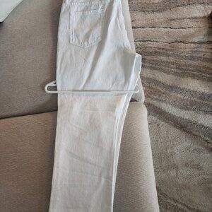 White distressed jeans